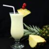 Coco Lopéz Kokoscreme drink til Piña Colada på sort baggrund
