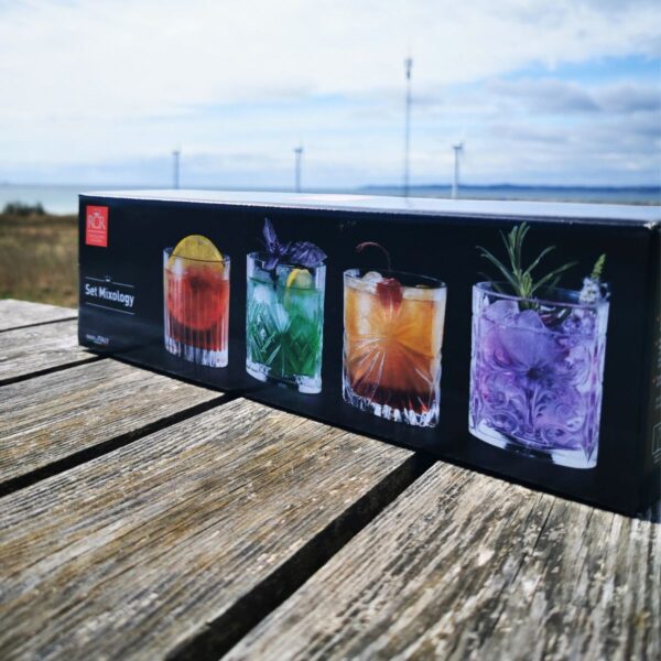 RCR Mixology Sæt (4 stk) Tumblers på et bord