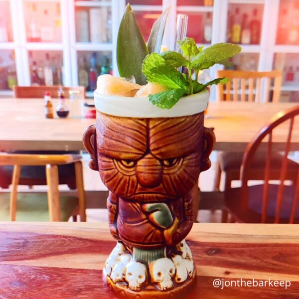 Drink i Tiki Skull Boy mug